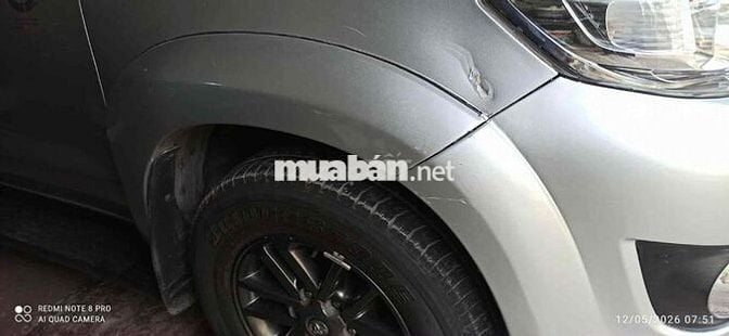 Toyota Fortuner 7 chỗ màu Bạc