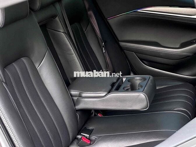 Mazda 6 2023 2.0 Premium Trắng Tự động 6 cấp