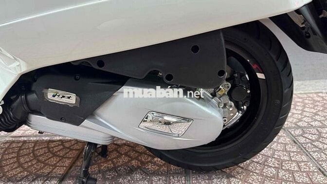 Piaggio Vespa Super GTS S150 2022 Trắng