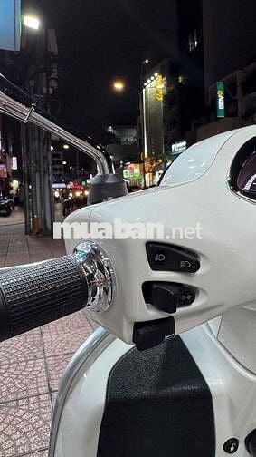 Piaggio Vespa Super GTS S150 2022 Trắng