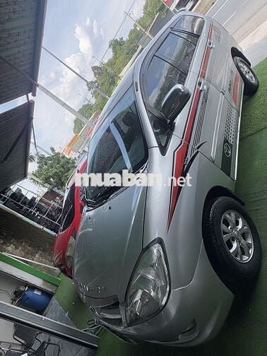 Toyota Innova 7 chỗ Bạc