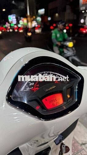 Piaggio Vespa Super GTS S150 2022 Trắng