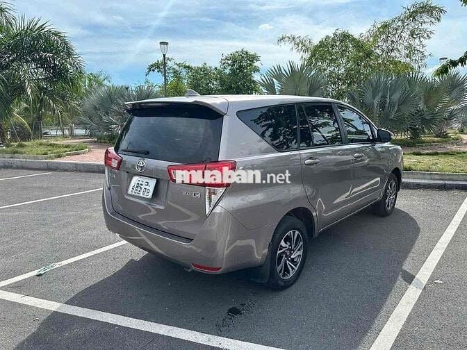 Toyota Innova E 2.0 MT 2023 Nâu ánh kim