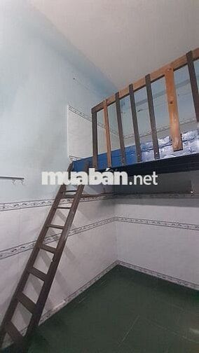 Phòng trọ khu vực an ninh, phòng sạch mới, sử dụng nước máy. 
