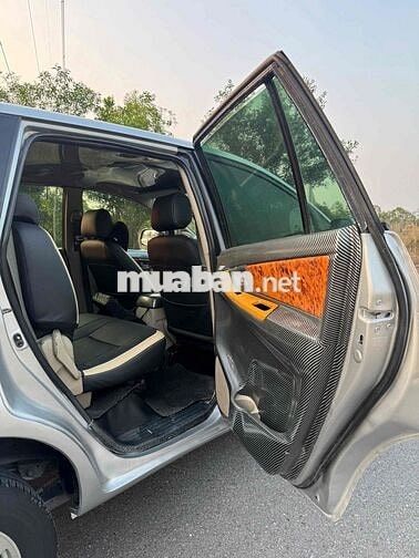 Toyota Innova 2010 Bạc