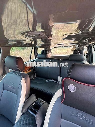 Toyota Innova 2010 Bạc