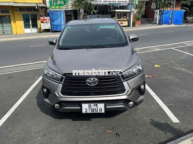 Toyota Innova E 2.0 MT 2023 Nâu ánh kim