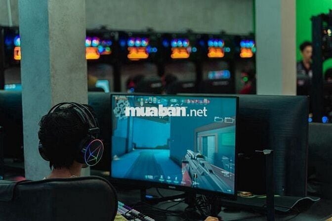 Tuyển Ca đêm và Phục vụ ca ngày