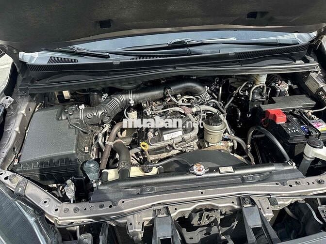 Toyota Innova E 2.0 MT 2023 Nâu ánh kim