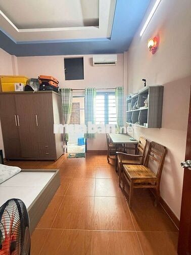 NHÀ MẶT TIỀN KHU PHÂN LÔ ĐỒNG BỘ - XE HƠI NGỦ TRONG NHÀ