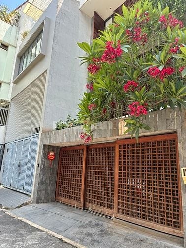 Cho thuê nhà Q2 đầy đủ nội thất trong khu an ninh có bảo vệ