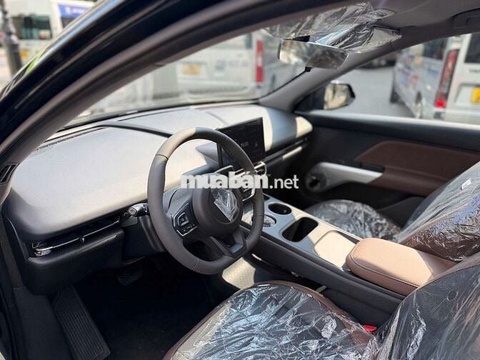 VinFast MPV7 Đen Điện