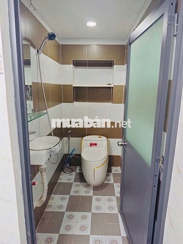 Nhà 3 tầng mới đẹp, 4m x 10m, 2PN, 2WC, Hẻm 2.5m Bình Tiên