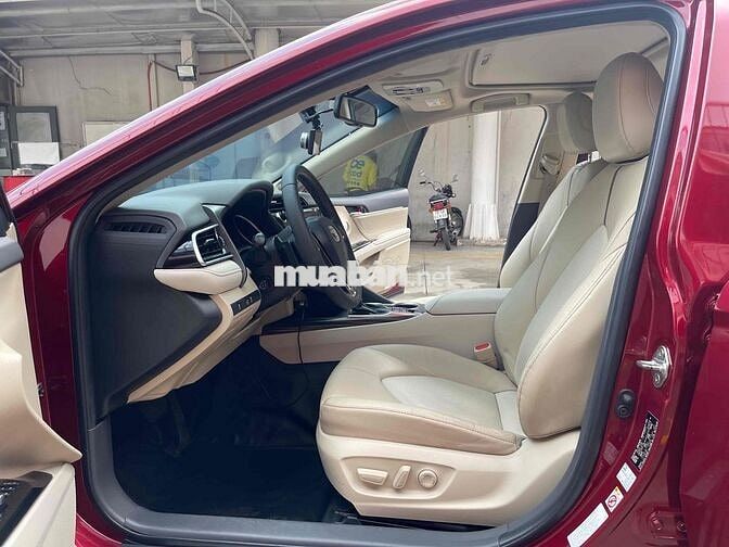 Toyota Camry 2.5Q 2020 Đỏ 49.000KM