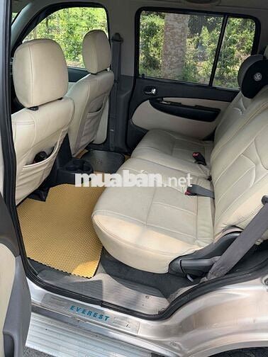 Ford Everest 2006 Vàng cát 7 chỗ