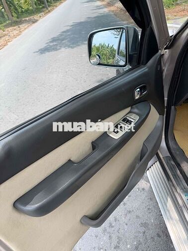 Ford Everest 2006 Vàng cát 7 chỗ