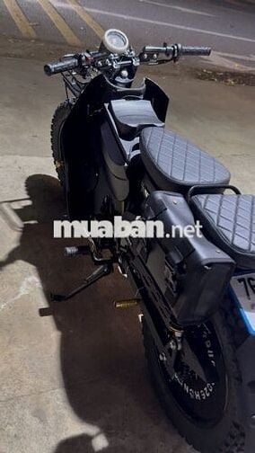 Xe máy độ Honda Super Cub Classic/Tracker màu Đen