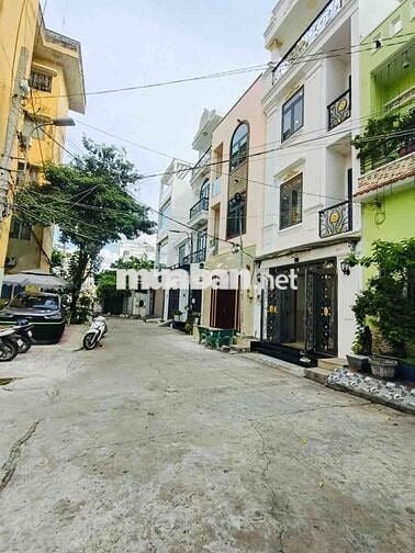 Mặt tiền đường Bùi Minh Trực, Q.8, ngang 4.5m, 4 tầng, giá 9,4 tỷ 