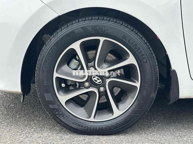 Hyundai I10 2017 1.2L Tự động Trắng 11 vạn km