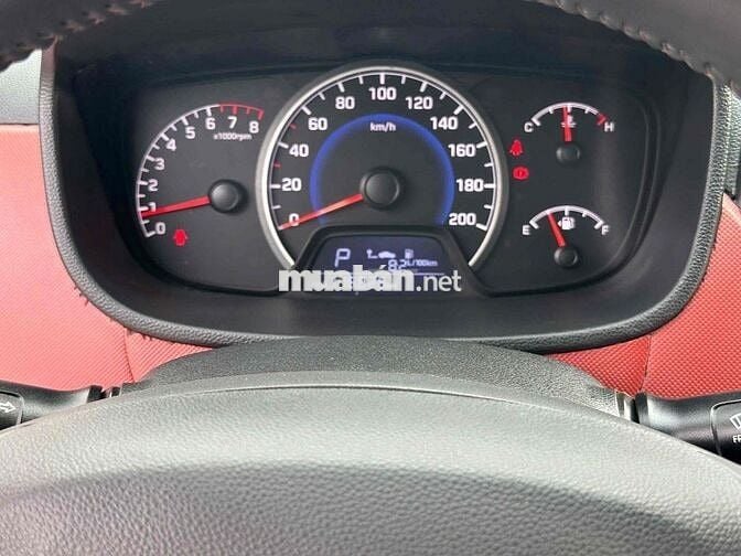 Hyundai I10 2017 1.2L Tự động Trắng 11 vạn km