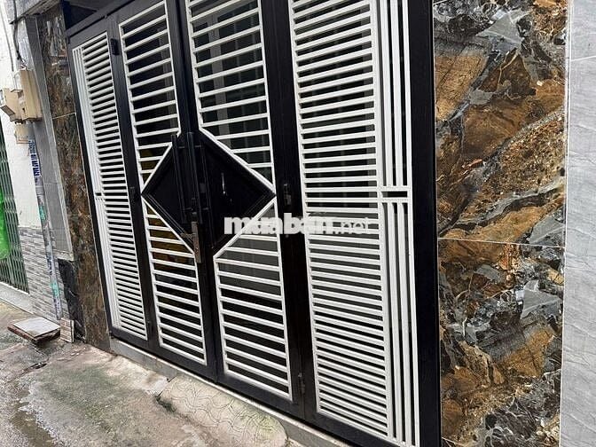 BÁN NHÀ  NGÃ TƯ GA - NGANG 4 M DÀI 9 CỰC THOÁNG - FULL NỘI THẤT