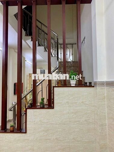 cho thuê nhà đẹp sát Mặt Tiền đường Phan Đăng Lưu Phú Nhuận 3 PN