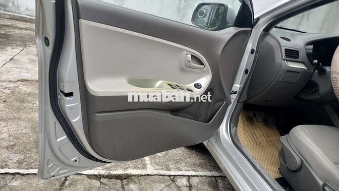 Kia Morning Số sàn Bạc 5 chỗ