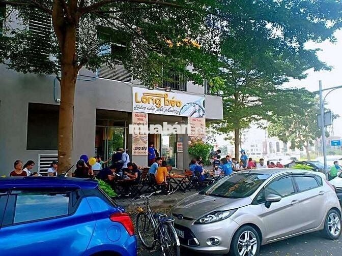 Tuyển nam/nữ phục vụ