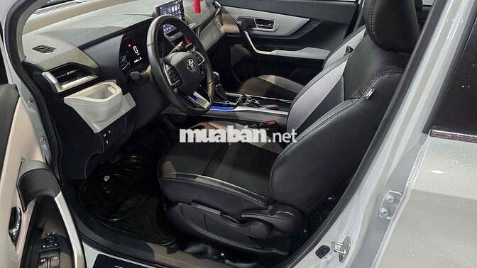 Toyota Veloz Cross 2022 bản Top Trắng 22.000 km