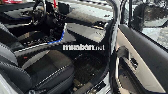 Toyota Veloz Cross 2022 bản Top Trắng 22.000 km