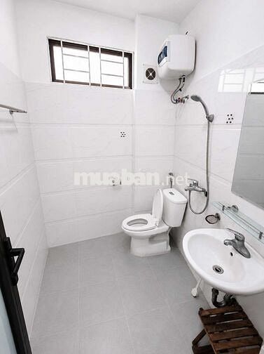 Cho thuê nhà nguyên căn tại 447 Phạm Văn Đồng