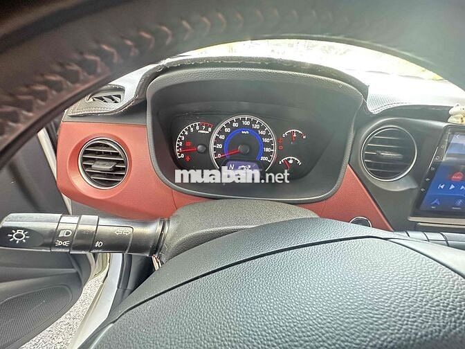 Hyundai Grand i10 1.2 AT 2019 Trắng 96.000 km