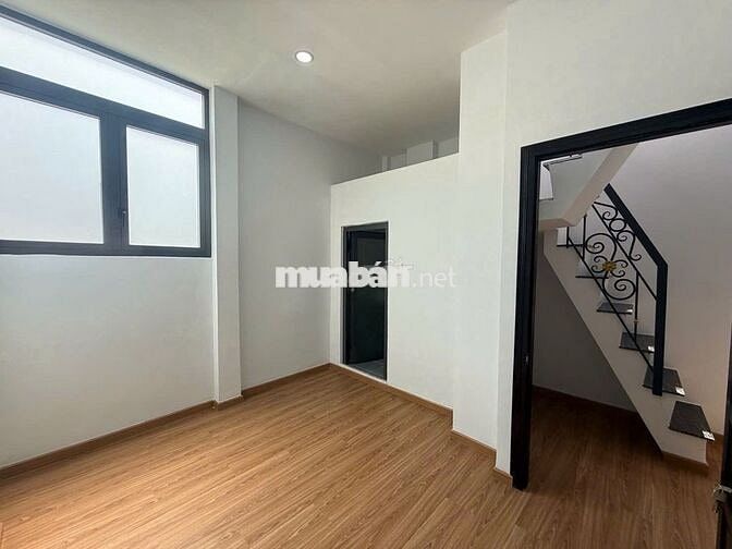Nhà đẹp - giá rẻ - ngay chợ tân hương - 4 tầng BTCT - 2PN 2WC, có st