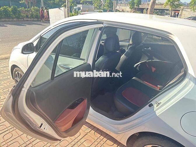 Hyundai Grand i10 1.2 AT 2019 Trắng 96.000 km