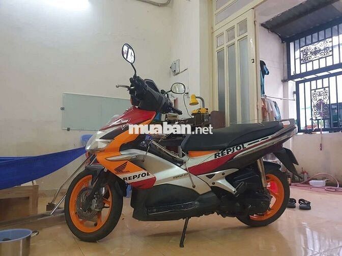 Honda Air Blade Cam đen