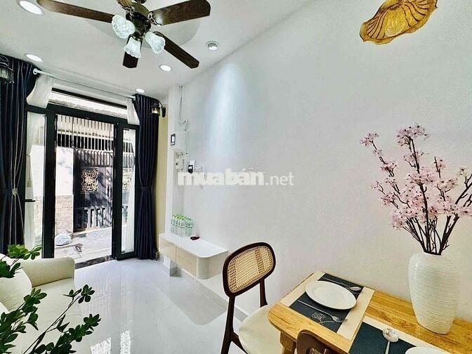 🔥 HẠ NGAY 150 TRIỆU – GIÁ CHỈ CÒN 2.8 TỶ 🔥  🏡 Nhà đẹp sát Phú Nhuận –