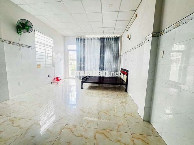 NHÀ MẶT TIỀN ĐƯỜNG LỚN. 1 TRỆT 1 LẦU, DT 4×12 CÓ 1PN,2WC