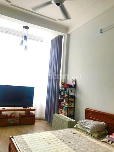 Cho thuê cửa hàng tầng 2, mặt phố 495 Trần Khát Chân, Phường Bạch Mai