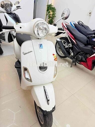 Piaggio Vespa LX 125i Trắng