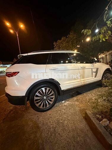 Zotye Z8 T700 SUV Trắng 2.0 Turbo lên nhiều đồ cho