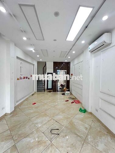 chính chủ cho thuê nhà 40m 6 tầng thông sàn, thang máy mặt phố Láng Hạ