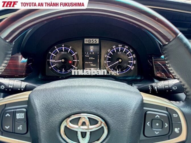 Toyota Innova Venturer 2018 80.000 km Đen
