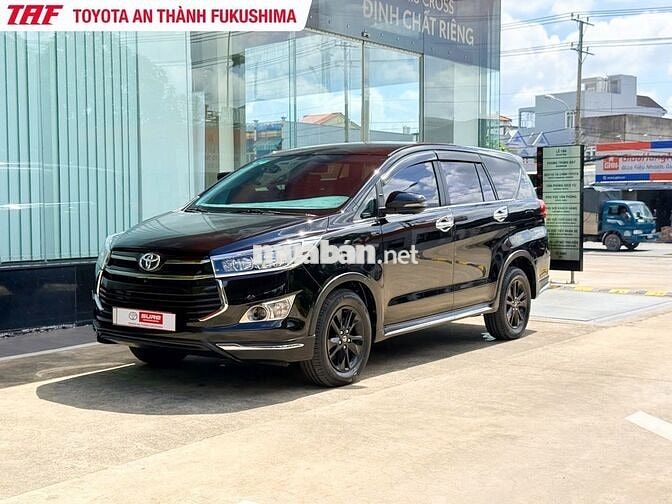 Toyota Innova Venturer 2018 80.000 km Đen