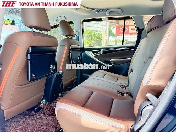 Toyota Innova Venturer 2018 80.000 km Đen