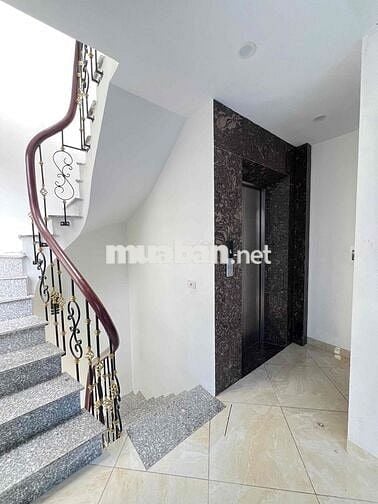 chính chủ cho thuê nhà 40m 6 tầng thông sàn, thang máy mặt phố Láng Hạ