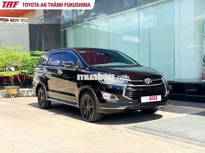 Toyota Innova Venturer 2018 80.000 km Đen