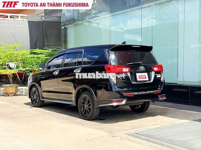 Toyota Innova Venturer 2018 80.000 km Đen