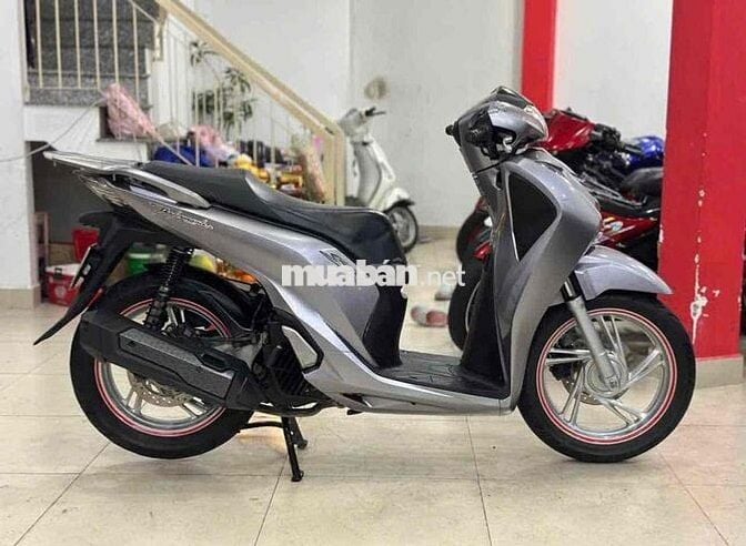 Honda SH 125 2018 Bạc Poche.Xe Siêu đẹp.Chich chủ.