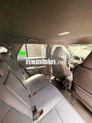 Toyota Yaris Cross Xanh 5 chỗ 14.638 km