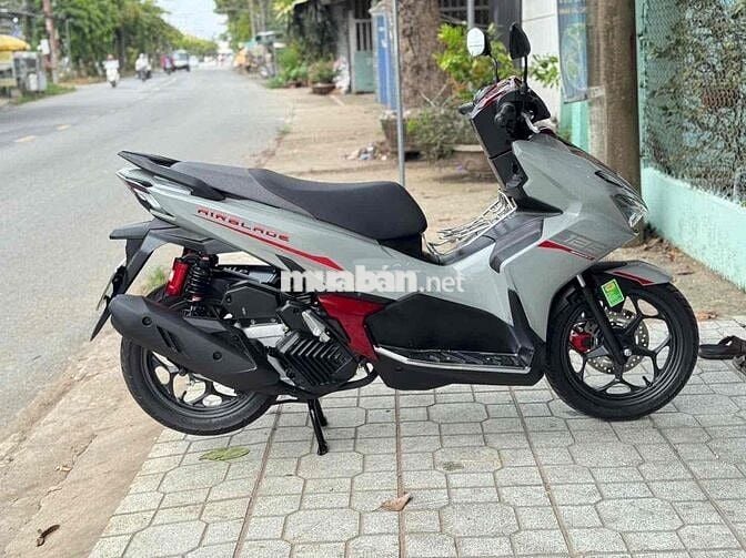 Honda Air Blade 125 2026 Xám đỏ 1000 km
